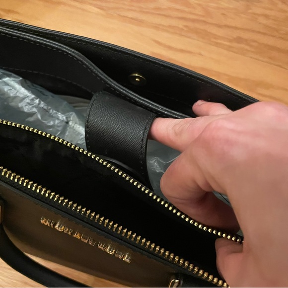 NWT Michael Kors Large black Leather Jet setting Top Handle handbag. OP:$348 - Picture 3 of 16